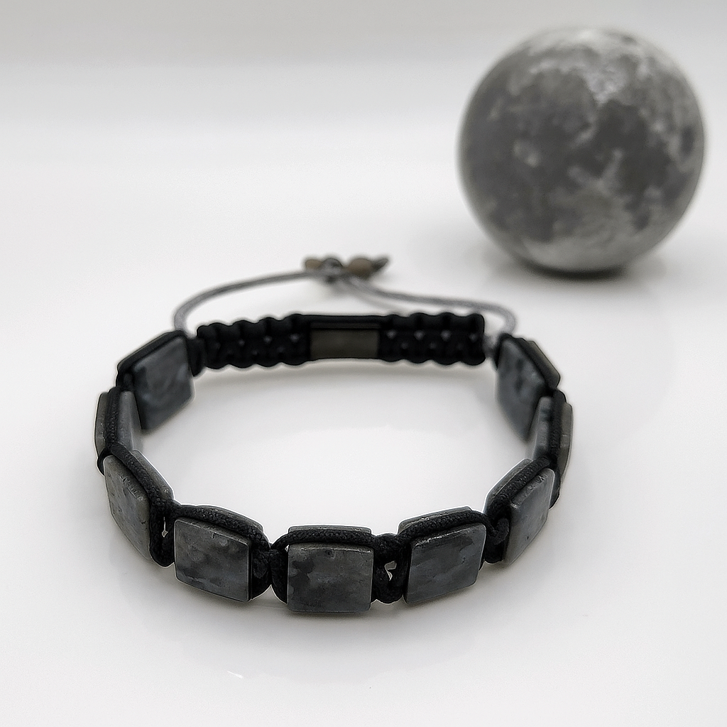 Cosmic Collections Lunar herenarmband – handgemaakte verstelbare vierkante natuursteen armband met zwart koord