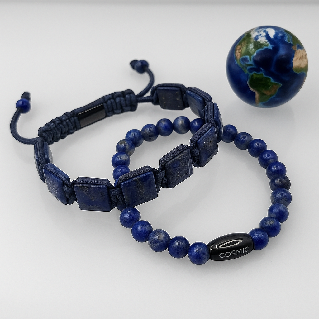 Cosmic Collections Terra set herenarmbanden – verstelbare vierkante natuursteen armband en elastische blauwe lapis lazuli kralenarmband, handgemaakt voor stijlvolle mannen