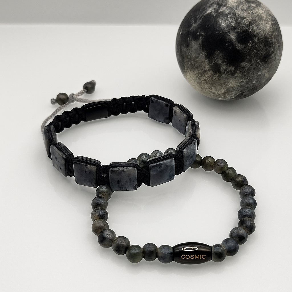 Cosmic Collections Lunar set herenarmbanden – verstelbare vierkante natuursteen armband met zwart koord en elastische kralenarmband van labradoriet, handgemaakt voor stijlvolle mannen